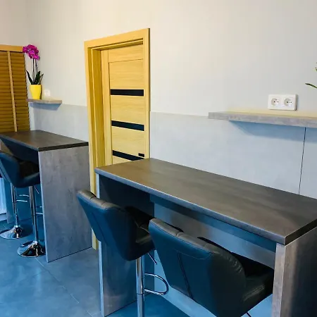 Hostelpremium Przy Zjezdzie Z A2 Hostel