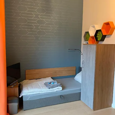 Hostelpremium Przy Zjezdzie Z A2 *